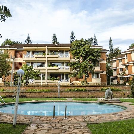 Golf Course Apartments Kampala Exteriör bild
